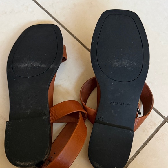 Vionic Elegant Brown Leather Sandals - Picture 5 of 5